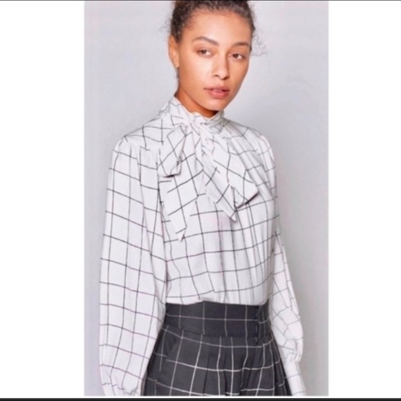 Joie Pitrel Blouse - Picture 2 of 15